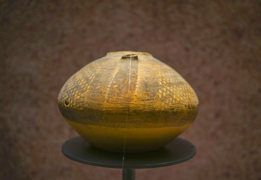 网格纹彩陶罐古代陶器古陶器