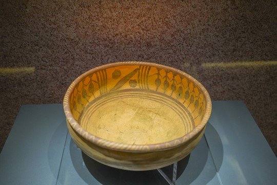 舞蹈纹彩陶盆古代陶器古陶器
