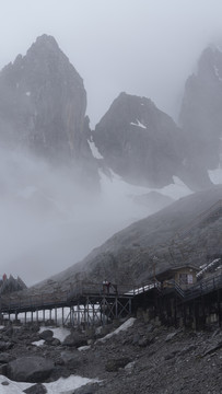 玉龙雪山明永冰川山峰