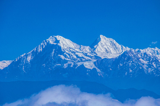 贡嘎雪山