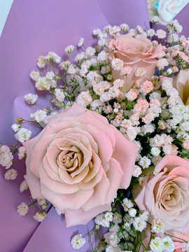 紫色玫瑰花束