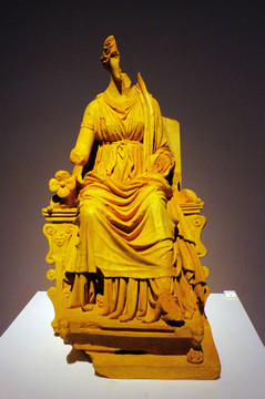 安吉提亚女神坐像