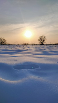 落日雪景