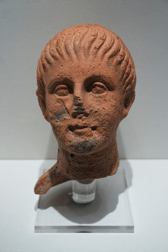 公元前4世纪男童献纳者头像