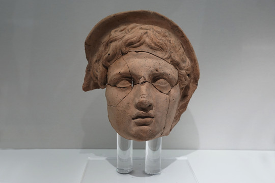 公元前4世纪男献纳者头像