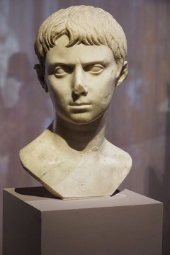 前1世纪卢西乌斯凯撒头像