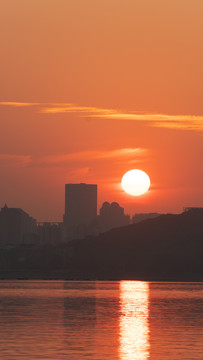 东湖的夕阳