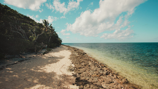 绿岛大堡礁的沙滩和海水