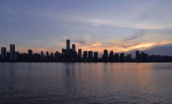 长沙滨江新区湘江夜景日落