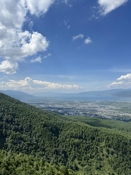 苍山上遥望大理古镇