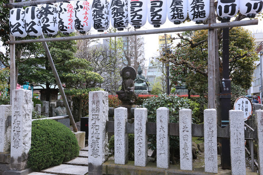 浅草寺平和地藏尊