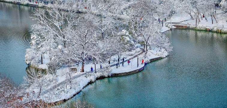 合肥包公园脚印塘雪景