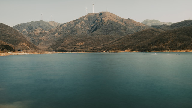 山和湖泊