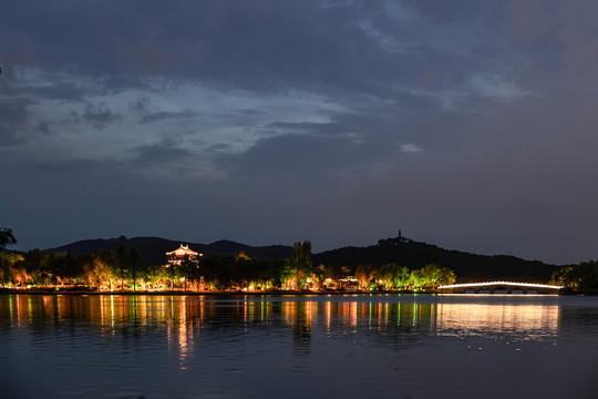 石湖蠡岛夜景