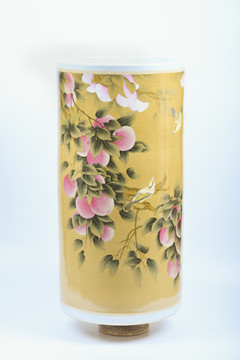 景德镇桃子陶瓷花瓶
