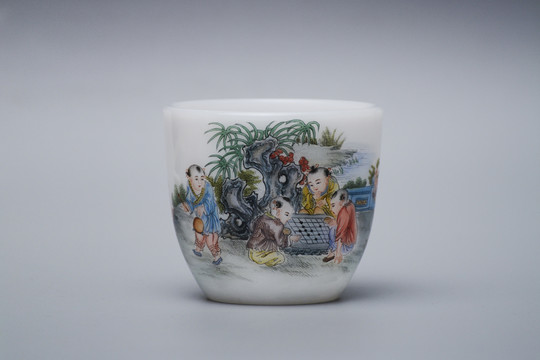 景德镇古代儿童陶瓷杯