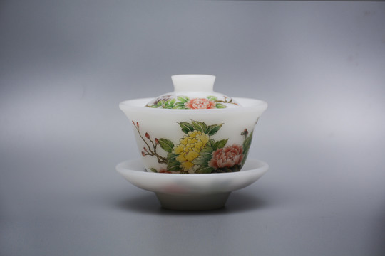 景德镇牡丹花陶瓷盖碗