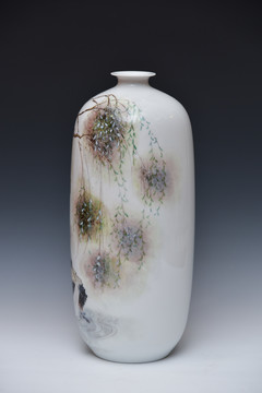 景德镇垂柳陶瓷瓶