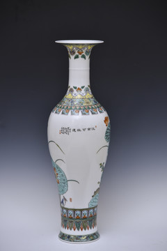 景德镇古代美女陶瓷瓶