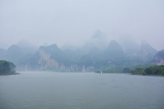 烟雨漓江