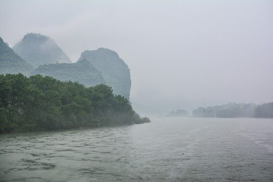 烟雨漓江