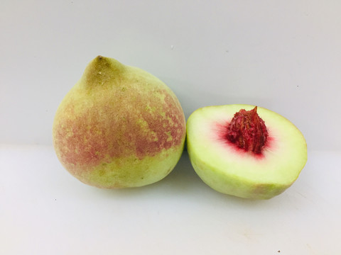 鹰嘴桃