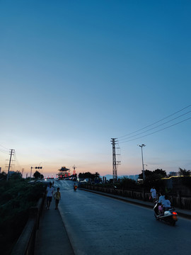 黄昏道路