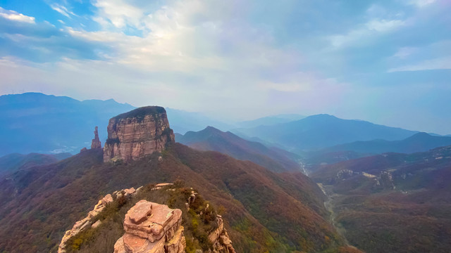 山崖山水风景