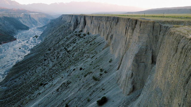 新疆大峡谷安集海河流域