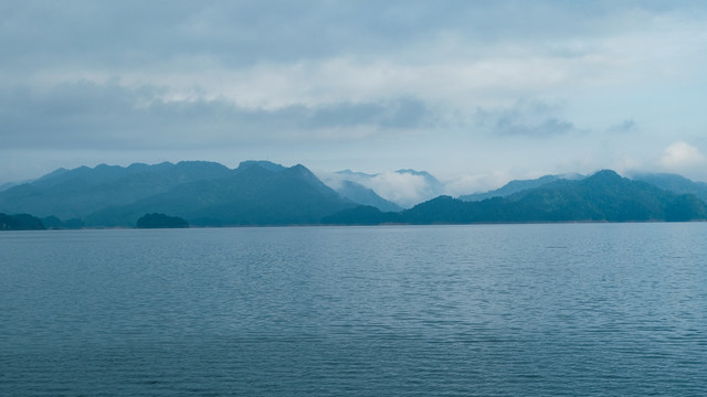 湖光山色