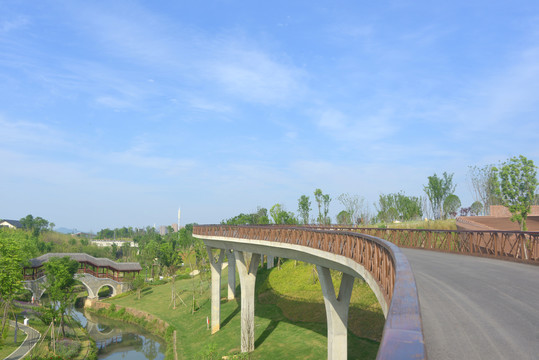 成都东安湖及驿马河公园连接桥