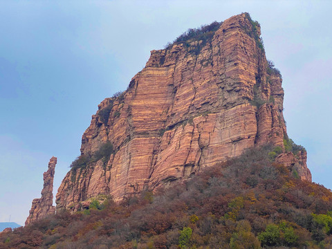 石头纹理石山