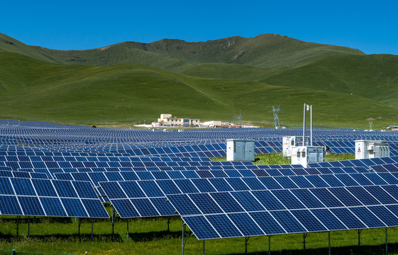 阿坝高原光伏电站太阳能电池板