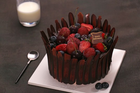 水果巧克力蛋糕