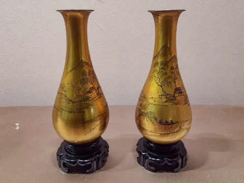 清代山水花鸟纹铜瓶