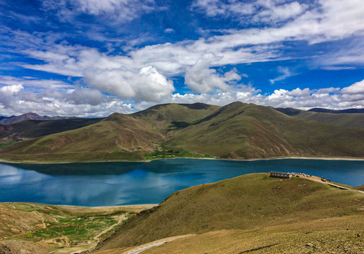 西藏羊卓雍措圣湖