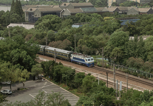 飞逝的火车