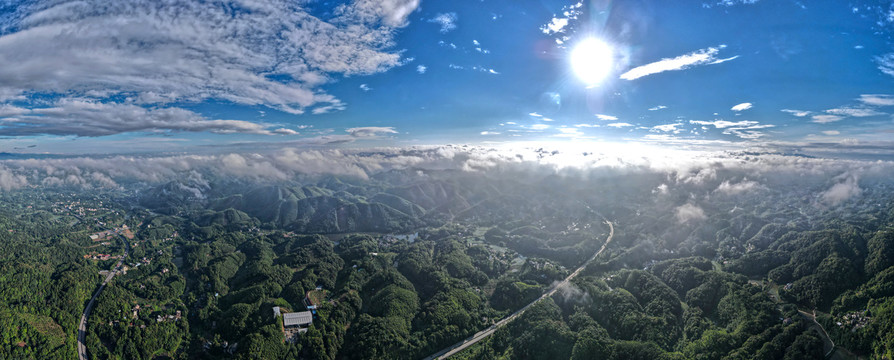 都峤山云雾