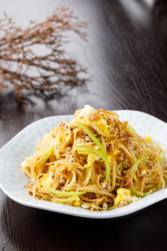 土豆丝炒鸡蛋