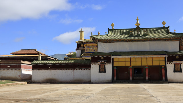 阿坝各莫寺