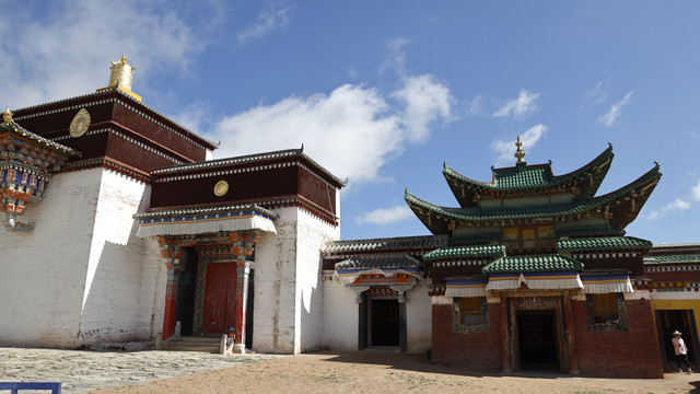 阿坝各莫寺