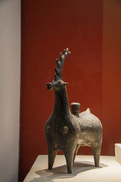 日本美术馆独角兽形陶来通