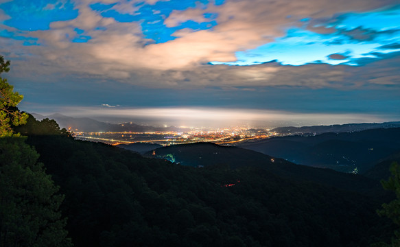 西昌夜景凉山旅游西昌全景