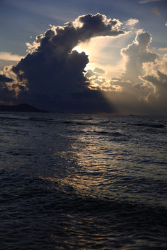 海上日出