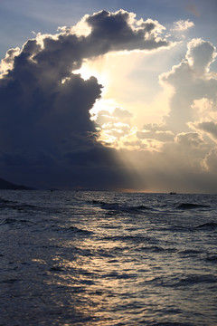 海上日出