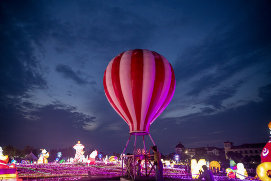 梦幻灯彩灯展夜景