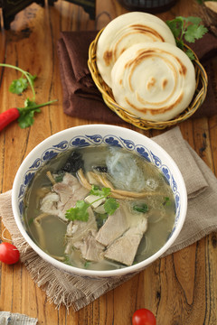 羊肉泡馍