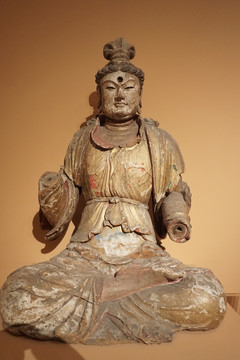 彩绘木雕菩萨像