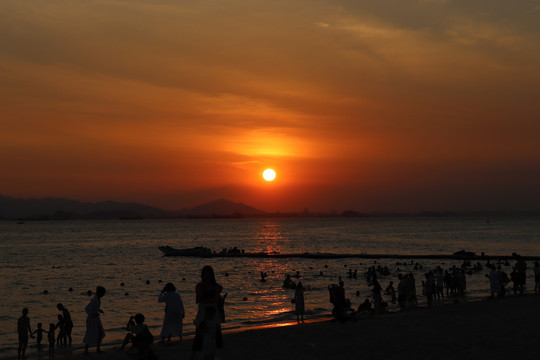 惠州巽寮湾海边日落风景照