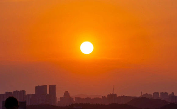 城市日出